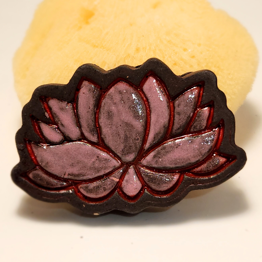 Lotus magnet